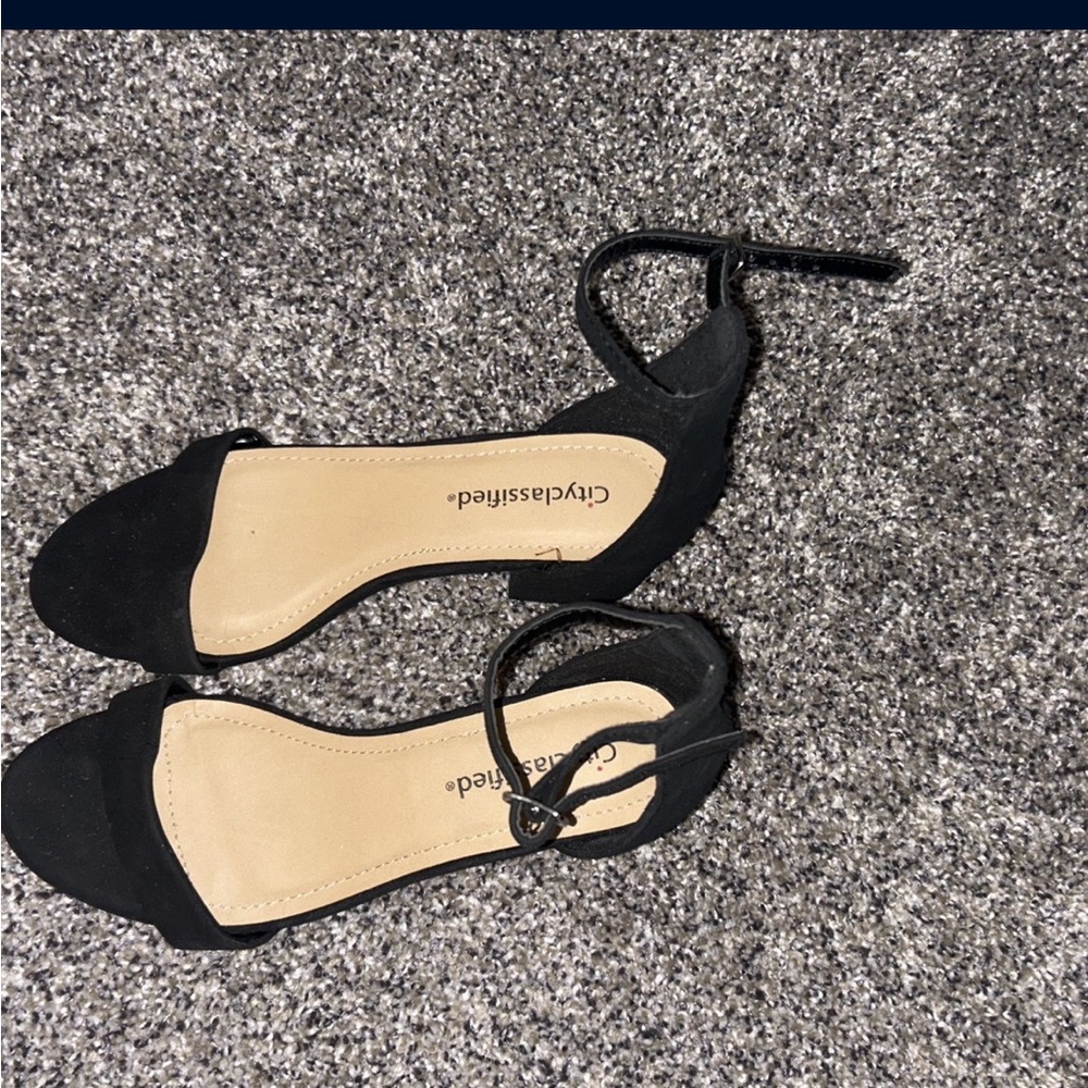 Cityclassified Black Minimalist Sandals